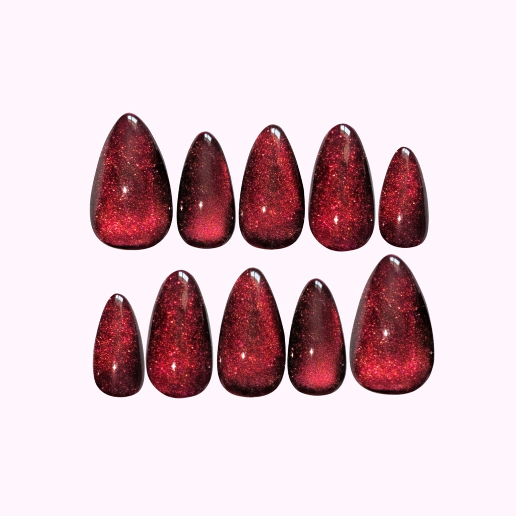 Carmin Cat Eye